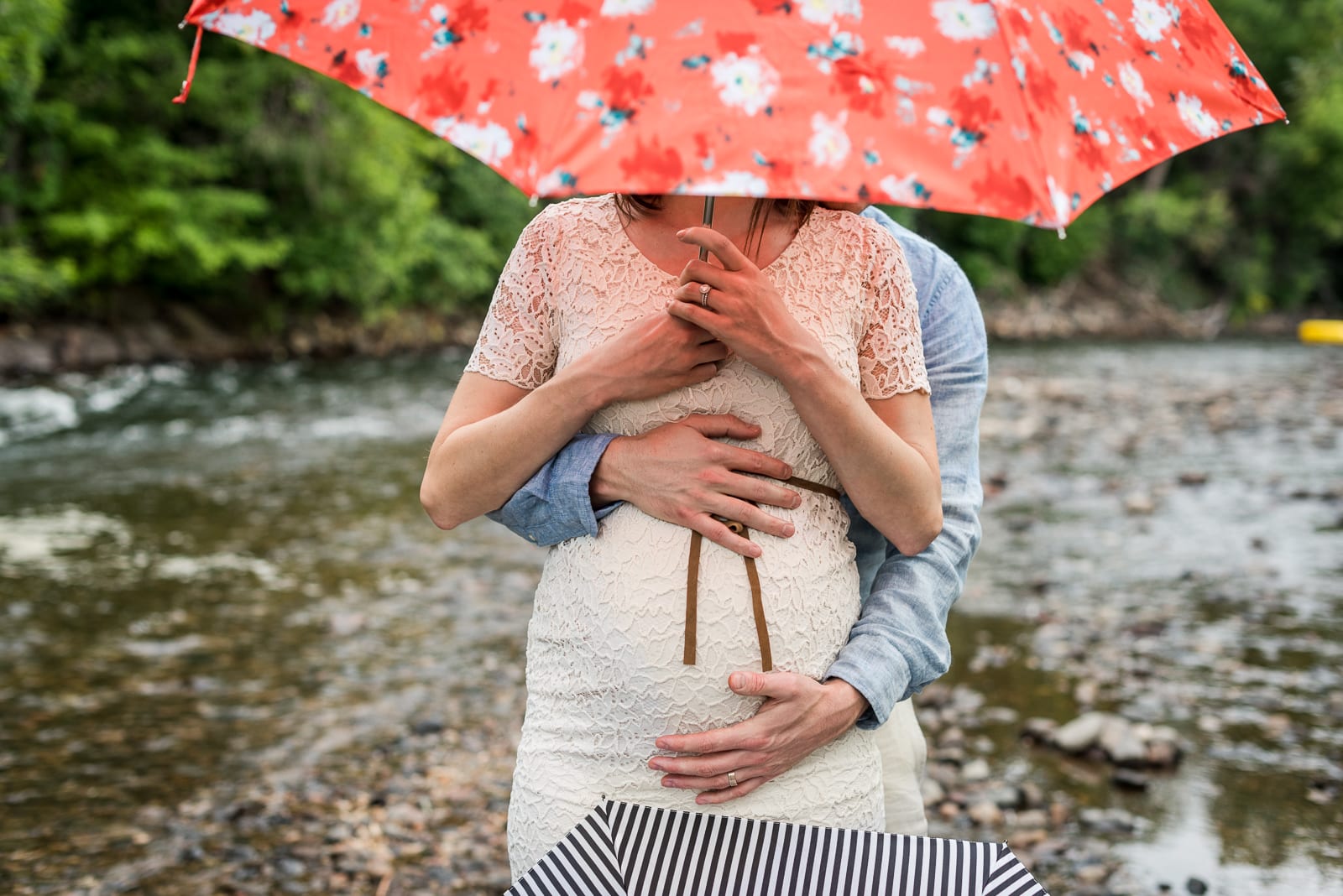 A Golden Maternity Session | Maternity photos | Golden | From the Hip Photo