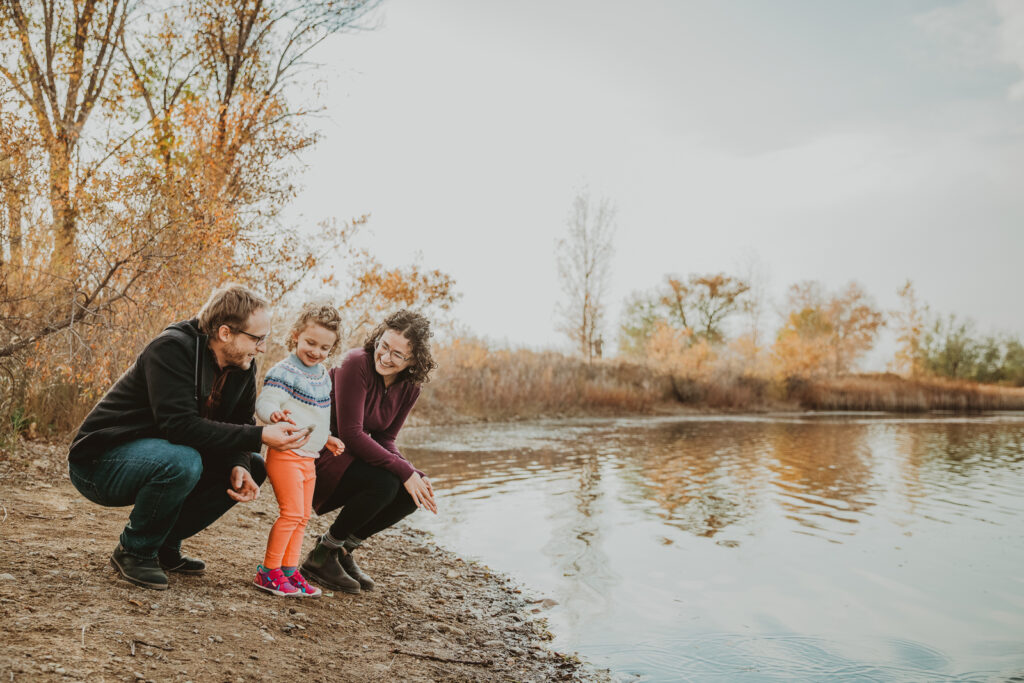 Boulder Sawhill Ponds outdoor nature trail park candid fun water family picture | From the Hip Photo Denver Colorado portrait photography 