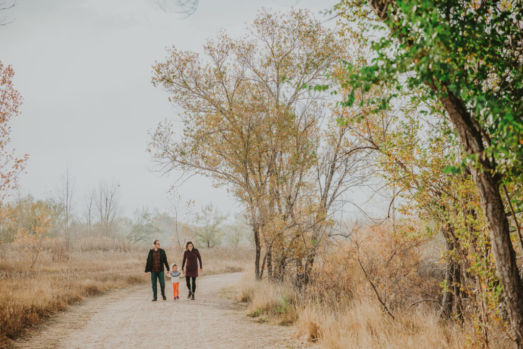 Boulder Sawhill Ponds outdoor nature trail park candid fun water family picture | From the Hip Photo Denver Colorado portrait photography