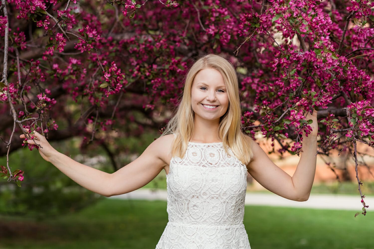 Denver senior portrait photographer outdoor portrait