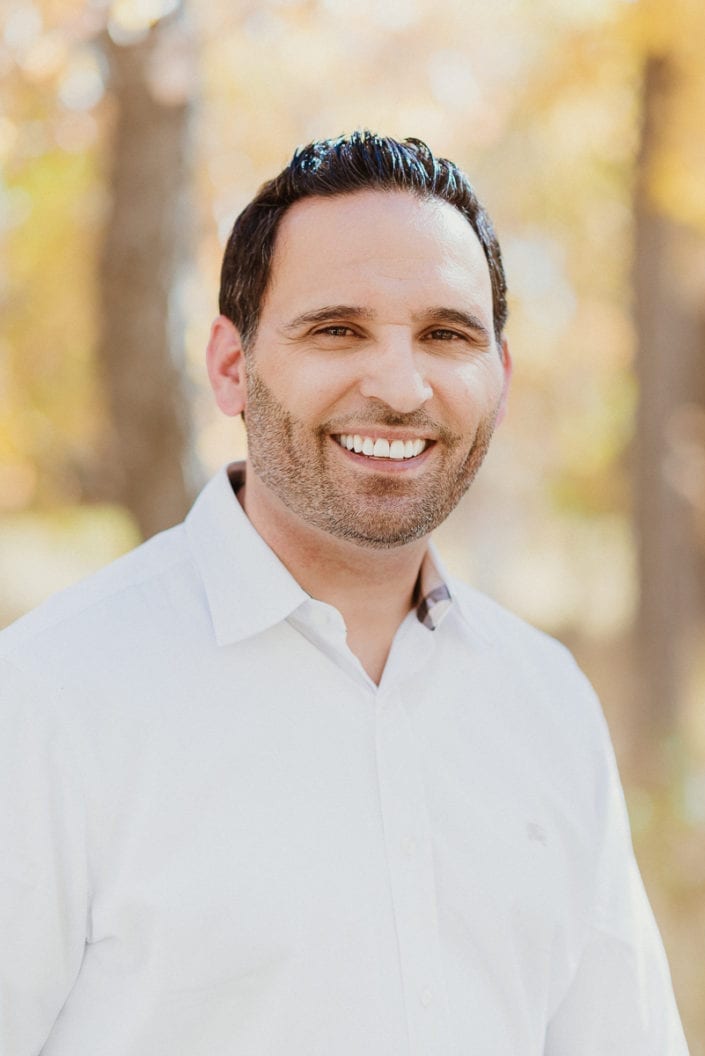 FamilHeadshot photo session in Denver Fall Foliage Trailhead | Colorado Lifestyle Photographery Maternity photo session in Denver Fall Foliage Trailhead | Colorado Lifestyle Photographer