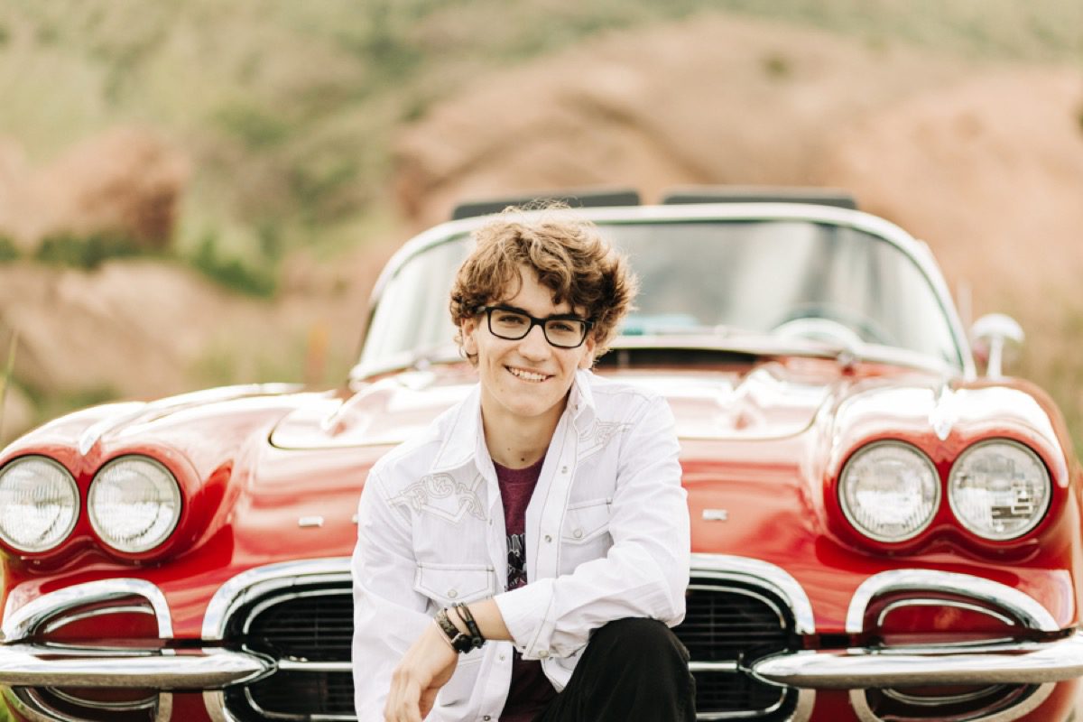 Denver senior portrait photographer natural setting